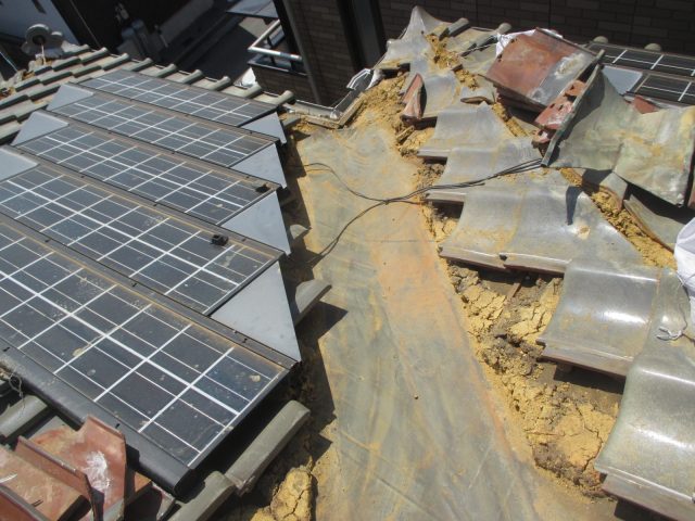 播磨町で既存谷板金の撤去